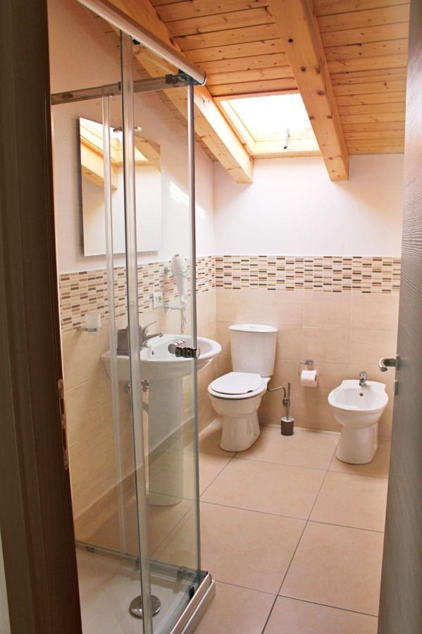 La Claudette Apartment คาตาเนีย ภายนอก รูปภาพ