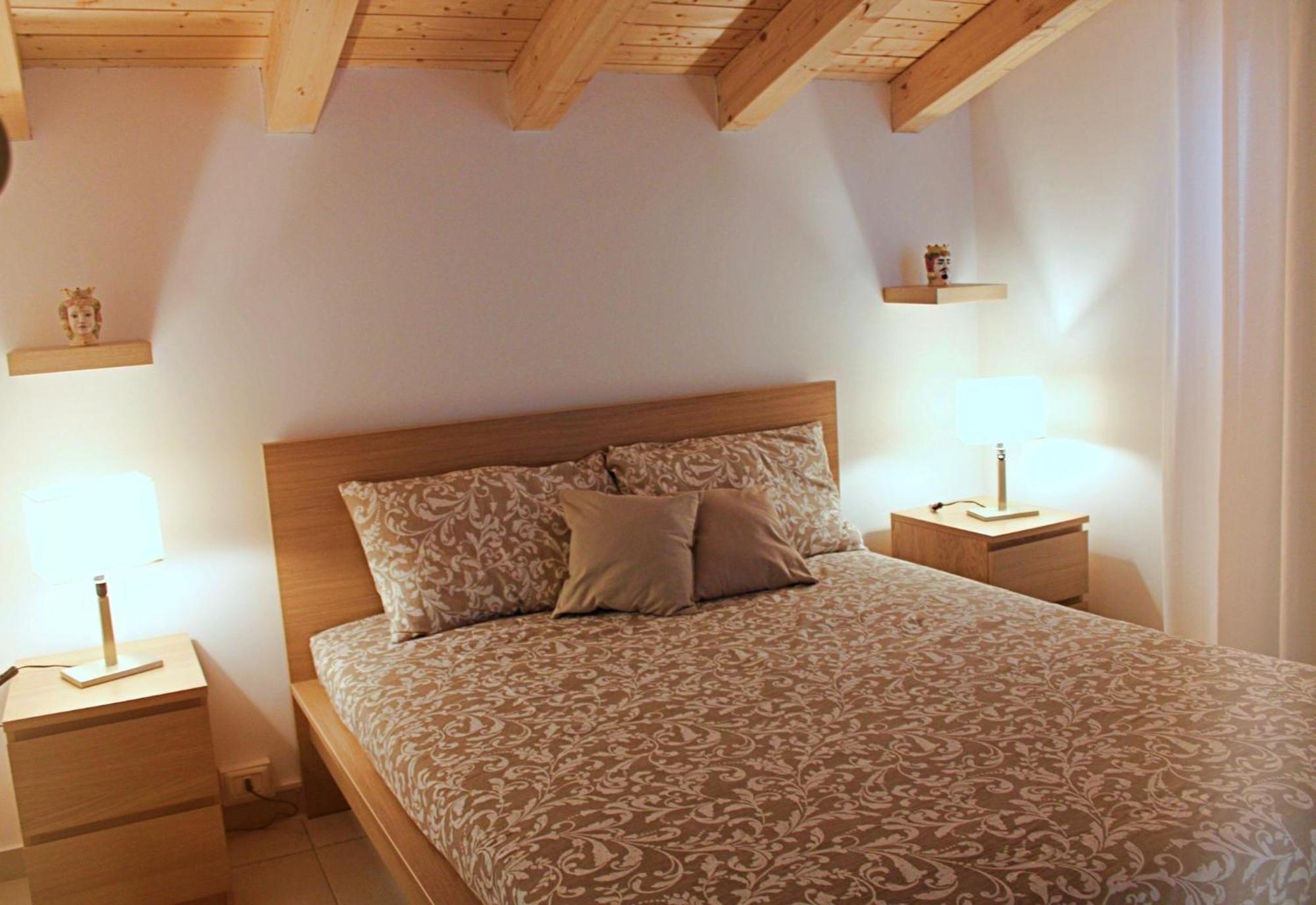 La Claudette Apartment คาตาเนีย ภายนอก รูปภาพ